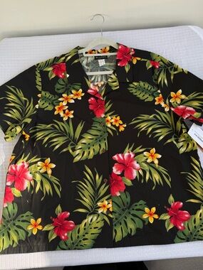 Men's Black Tropical Floral Button-Down Shirt - Red & Green